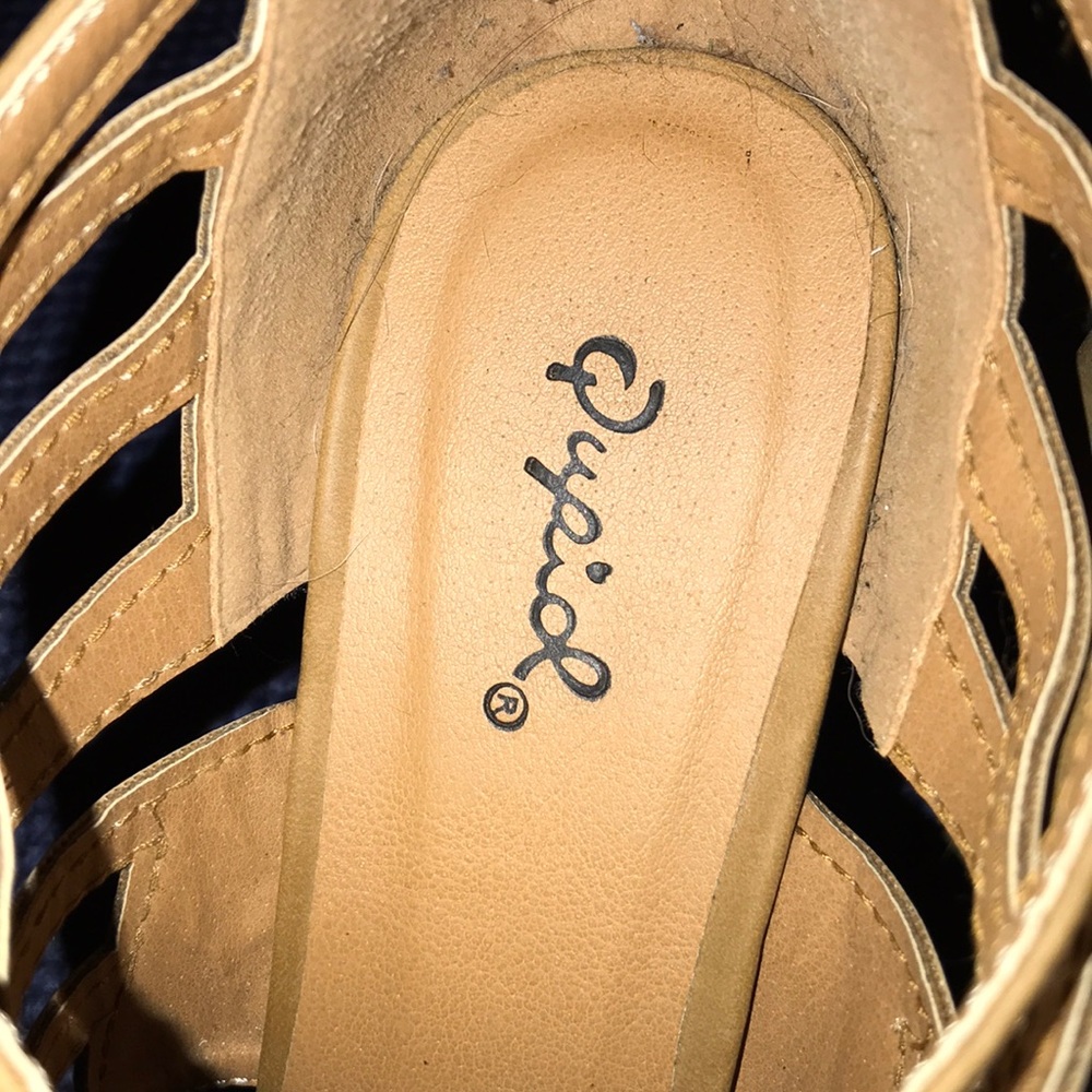 Heels - Picture 4 of 4
